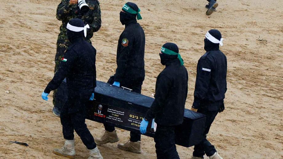 الاعلام العبري: الجثث التي سلمتها حماس لإسرائيل أمس ليست لمختطفين إسرائيليين