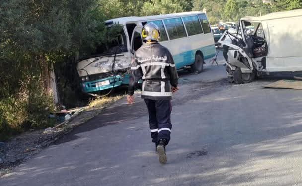 باتنة.. 5 جرحى في اصطدام بين سيارة وحافلة لنقل المسافرين بوادي الشعبة