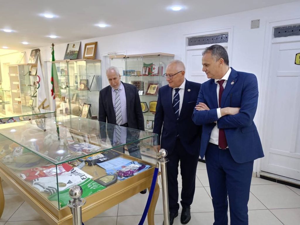 الأمين العام للجنة الدولية لألعاب البحر الأبيض المتوسط يزور مقرّ اللجنة الأولمبية الجزائرية