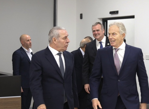 الشيخ يبحث مع توني بلير وممثل أميركي ترتيبات “اليوم التالي” ومستقبل غزة