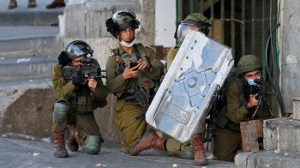 الجيش الإسرائيلي يعدم فلسطينيًا بالرصاص غربي مدينة جنين ويحتجز جثمانه