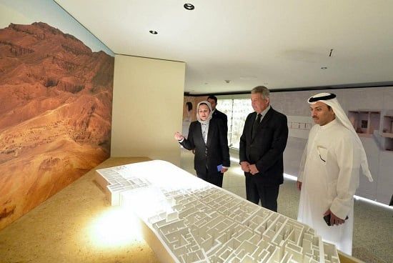 جولة رئيس الأعلى للإعلام مع وفد دولة البحرين برئاسة وزير الاعلام البحريني (5) جولة رئيس الأعلى للإعلام مع وفد دولة البحرين برئاسة وزير الاعلام البحريني (5)