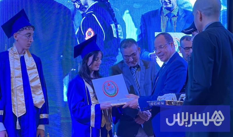 أمن العيون يحتفي بتلاميذ ومتقاعدين