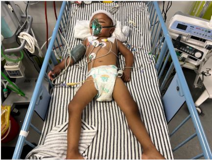 الطفل الفلسطيني المصاب كنان أبو محسن