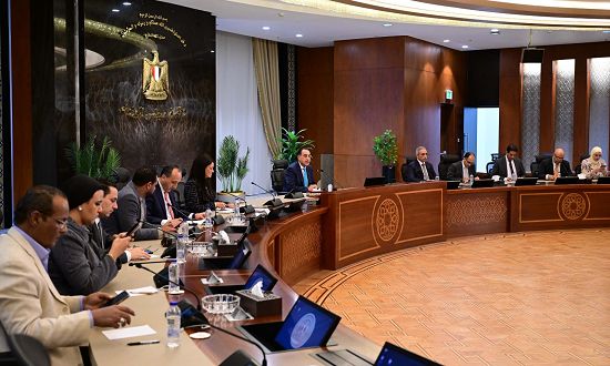 مؤتمر الحكومة بعد الاجتماع الأسبوعة