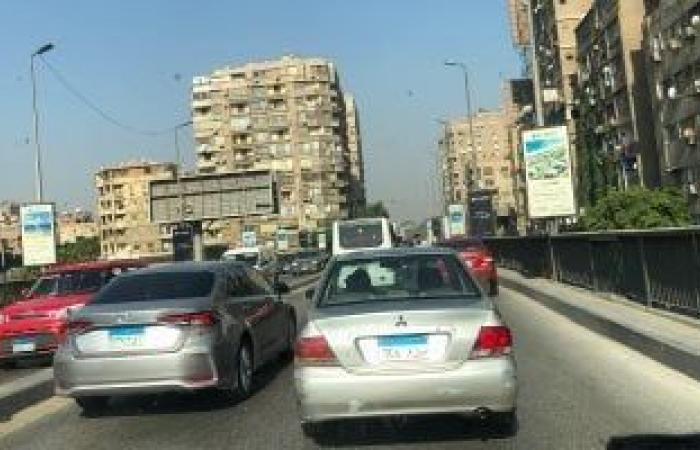 كثافات مرورية على دائرى المعادى بسبب انقلاب سيارة نقل