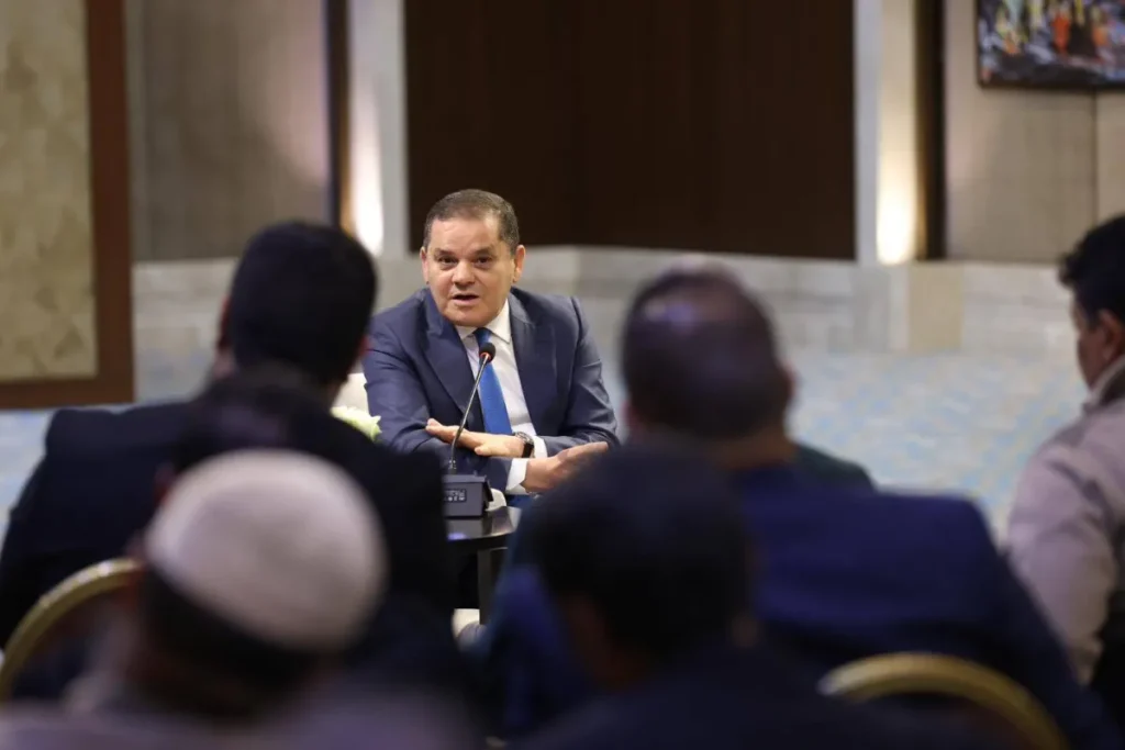 احتجاجات مستمرة وقطع طرق بالعاصمة الليبية