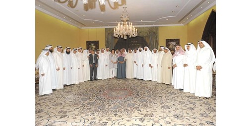 الحكومة في عشاء السلطتين لا للجان المؤقتة