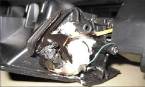 اعتقال امرأة متورطة بإرسال الطرود المفخخة عبر دبي وبريطانيا وضبط 26 طردا في اليمن