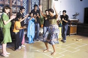 أوباما يستهل جولته الآسيوية من الهند ويوقع عقودا مليارية مع نيودلهي