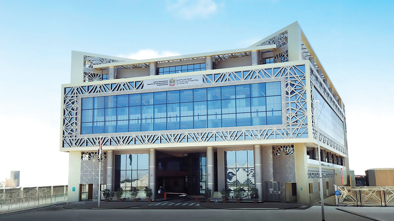 9 خدمات رئيسة مدعومة بالذكاء الاصطناعي لتعزيز تنافسية سوق العمل