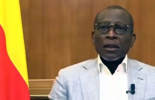 رئيس بنين بعد محاولة انقلاب: “الوضع تحت السيطرة تمامًا”…