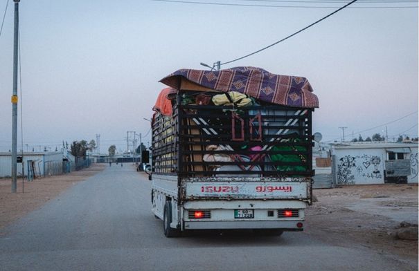 انخفاض دعم المانحين قد يثني السوريين عن…