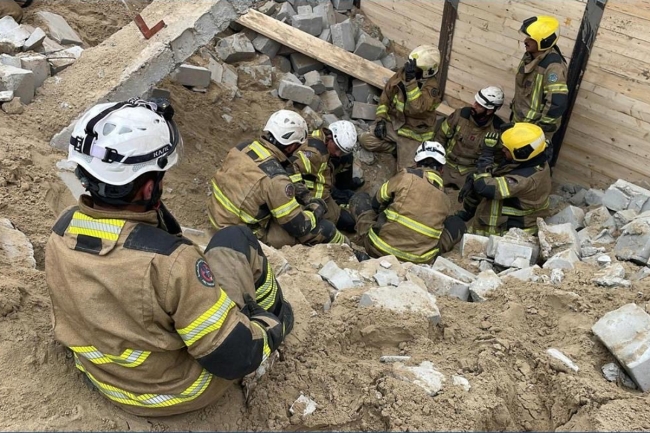 وفاة شخصين في حادث سقوط جدار داخل مبنى قيد الإنشاء في الري