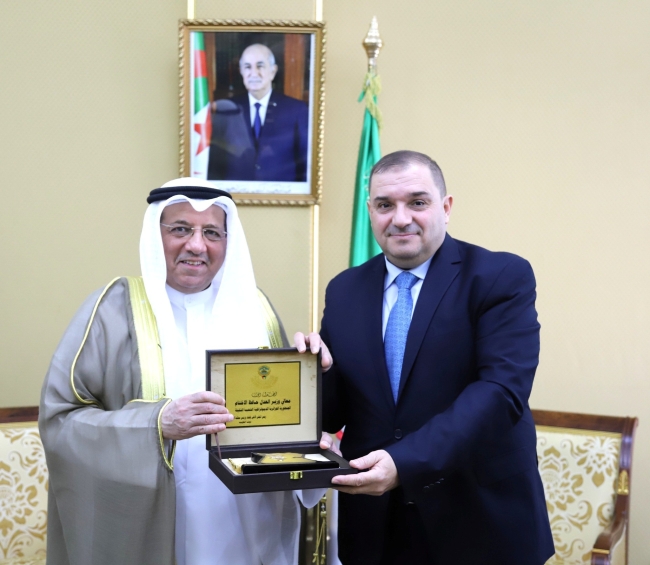 بورسلي يبحث التعاون القضائي مع الجزائر