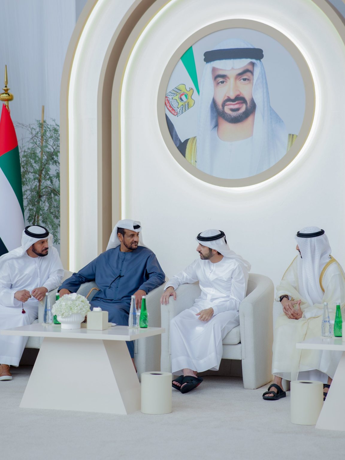 حمدان بن محمد يحضر أفراح العامري والمزروعي