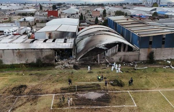 مصرع 7 أشخاص على الأقل جراء تحطم طائرة وسط…