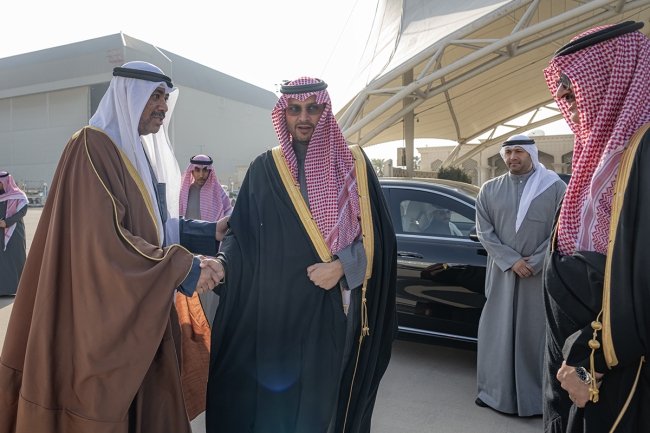 وزير الدولة عضو مجلس الوزراء السعودي يغادر البلاد بعد زيارة رسمية