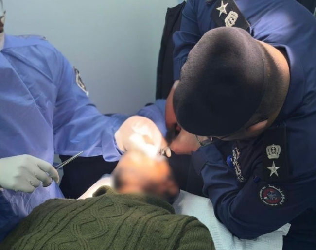 «الإطفاء» تعاملت مع حادث انغراس أداة صيد بحرية في وجه شخص