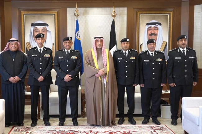 وزير الداخلية يُقلّد 3 ضباط رتبهم الجديدة.. من عقيد إلى عميد