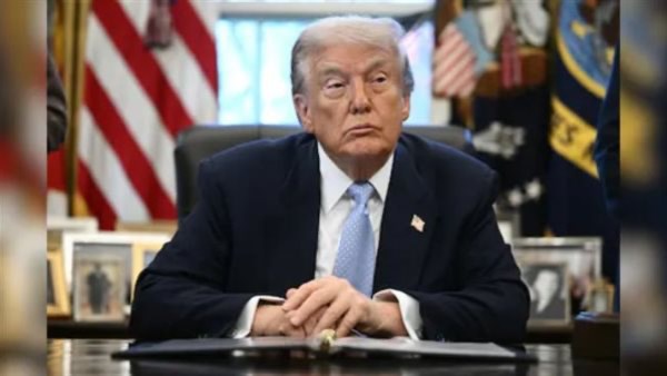 أمريكا تقفل أبوابها.. ترامب يوقف الهجرة في وجه 19 دولة ويطلق مراجعة شاملة للبطاقات الخضراء أمريكا تقفل أبوابها.. ترامب يوقف الهجرة في وجه 19 دولة ويطلق مراجعة شاملة للبطاقات الخضراء