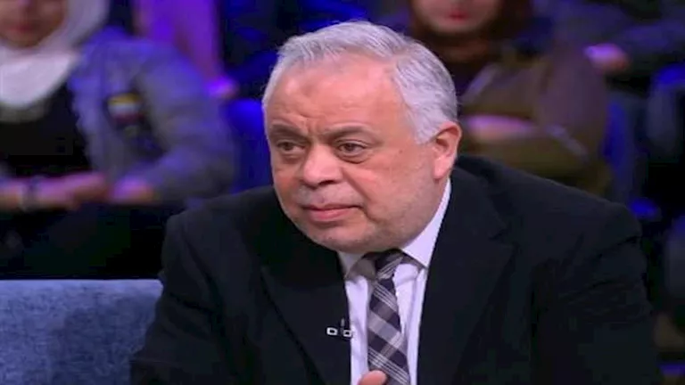 أشرف زكي يكشف تفاصيل الحالة الصحية للفنانة عبلة كامل