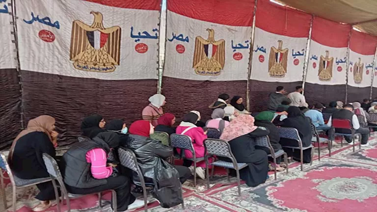 بالصور- انتظام فتح اللجان في انتخابات النواب بأسيوط