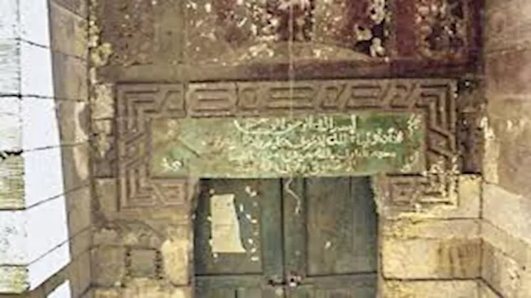 الآثار تبدأ ترميم مسجد سيدي مدين الأشموني والعيون الأثرية الموجودة بمح