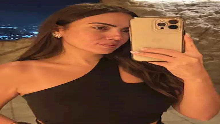 13 صورة “سيلفي” لـ وئام مجدي بإطلالات مختلفة ومميزة في نهاية 2025