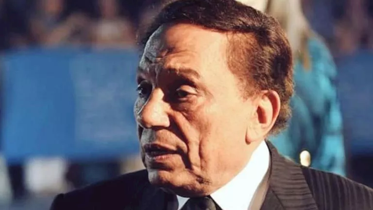 عادل إمام وحمدي الوزير..أبرز الشائعات التي طالت نجوم الفن في 2025