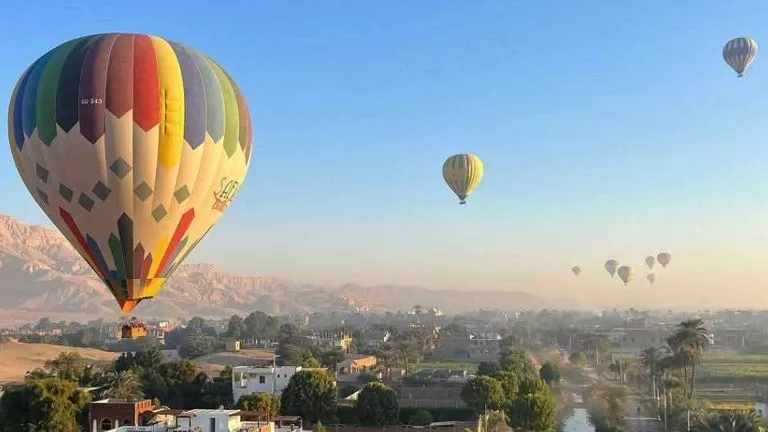 منع رحلات البالون الطائر من التحليق في سماء الأقصر