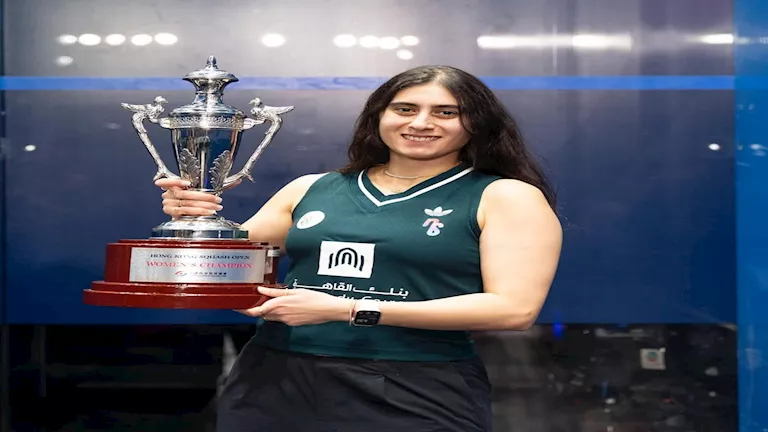 10 صور لاحتفال نور الشربيني بالتتويج بلقب هونج هونج للاسكواش