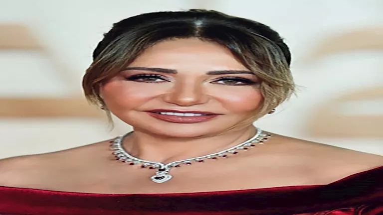 “جاذبية اللون الأبيض”.. ليلى علوي تخطف الأنظار بإطلالتها
