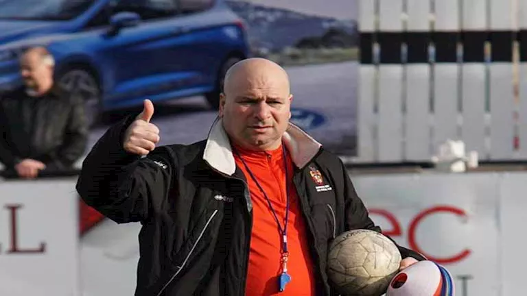 إبراهيم هلهول لمصراوي: “صلاح أمامه الكثير ليقدمه.. وسلوت هيرمى الفوطة”