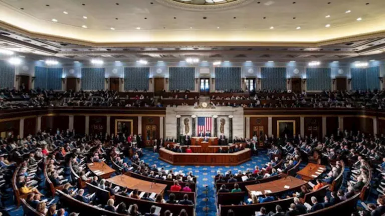 الكونجرس يقر إلغاء قانون قيصر على سوريا