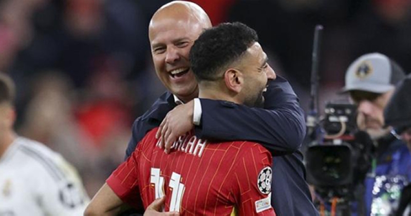 سلوت يستدعي صلاح لمواجهة برايتون.. غداً