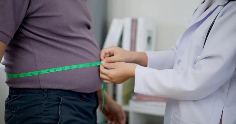 السمنة تسرع تطور الزهايمر.. دراسة تكشف