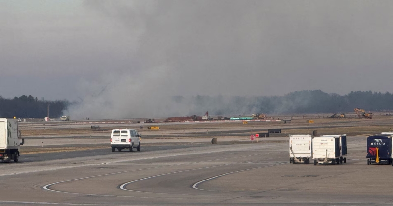 عطل في المحرك يجبر طائرة أميركية على العودة إلى واشنطن