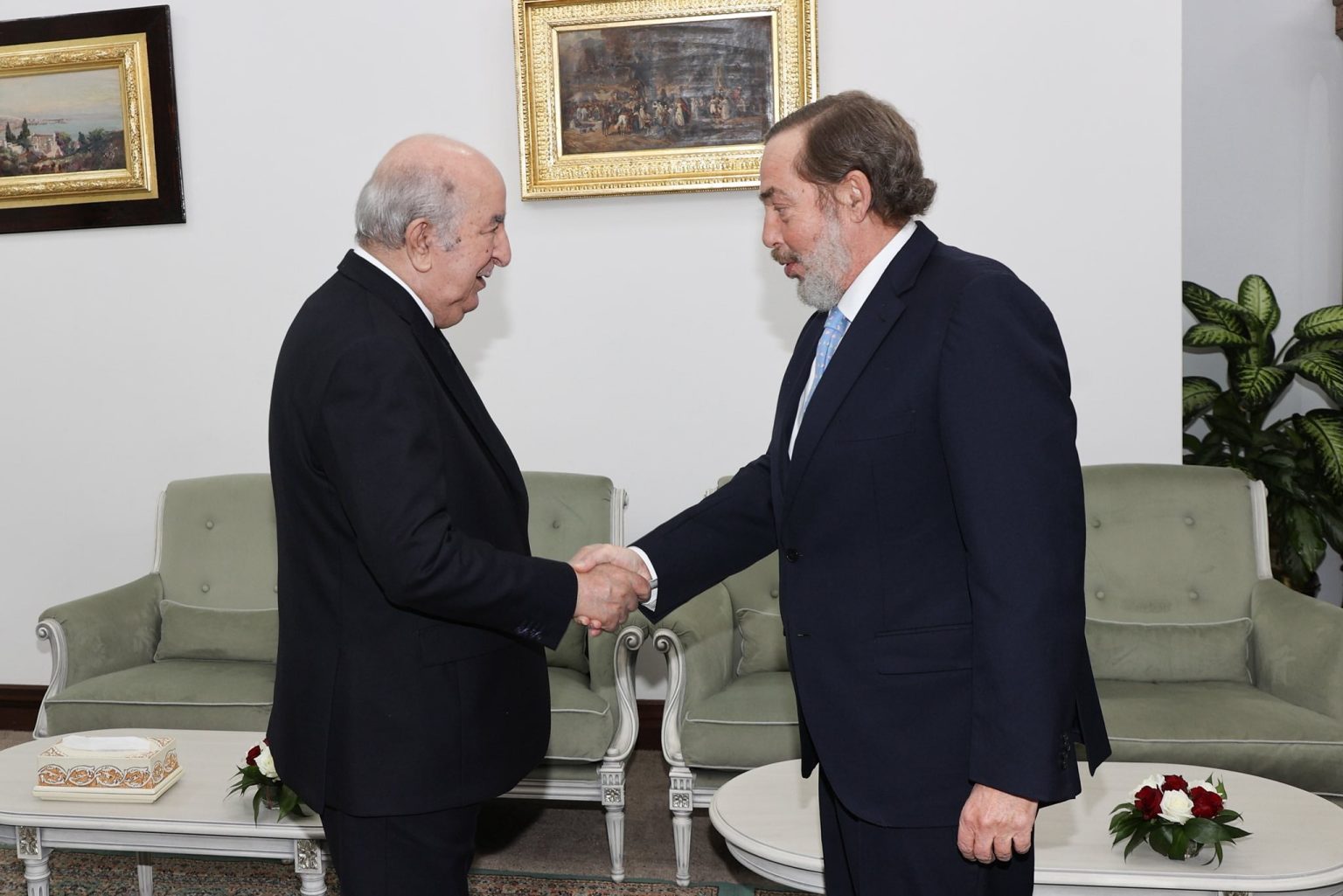 رئيس الجمهورية يستقبل سفير اسبانيا
