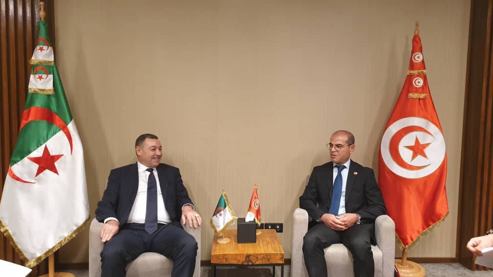 مباحثات جزائريةتونسية حول تحسين شبكة الطرق بين البلدين
