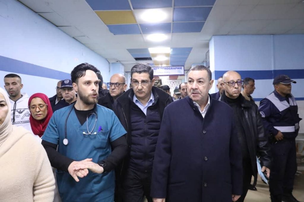 وزيرا الداخلية والصحة يتفقدان حالة جرحى حادث بني عباس