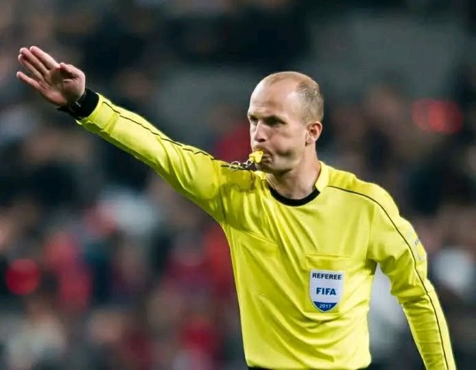 طاقم تحكيم أردني لإدارة مباراة الجزائر والإمارات في ربع نهائي كأس العرب