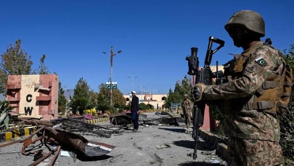 مقتل 4 في تبادل لإطلاق النار على الحدود مع باكستان