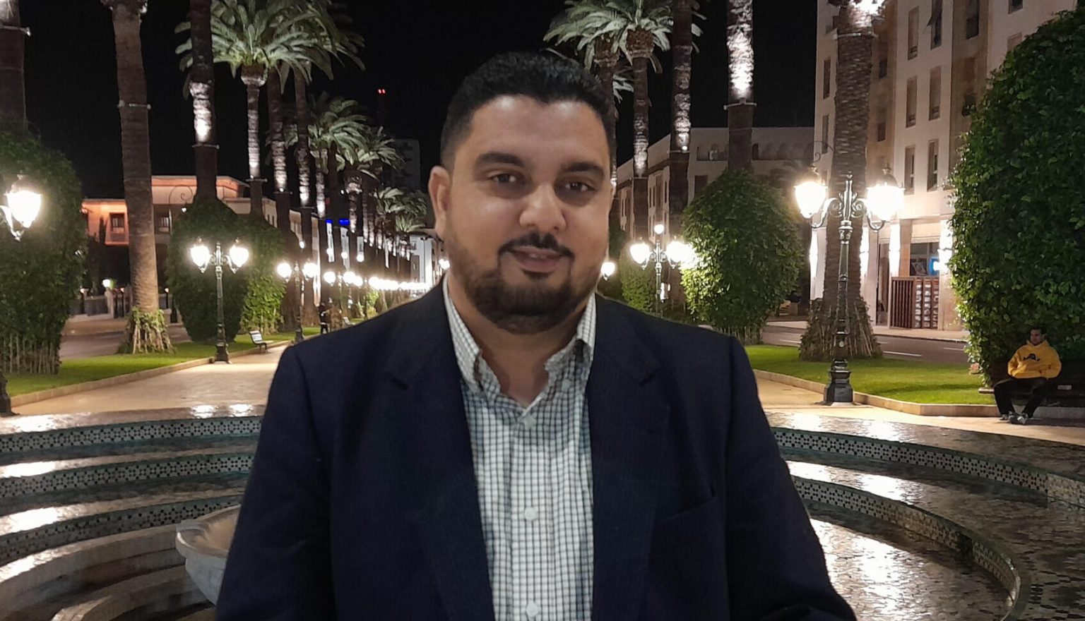 مسرحية “الصحافة الكبرى”: هل سحب العمالقة تذاكرهم قبل الأوان؟