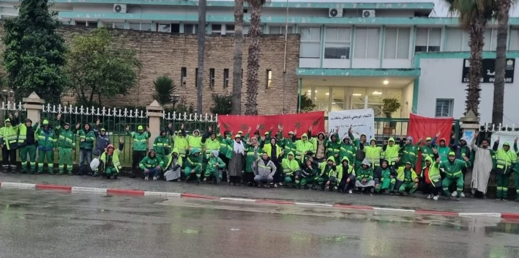 بعد أزمة نفايات خانقة.. عمال النظافة يعلقون احتجاجاتهم بوزان بعد اتفاق مع السلطات