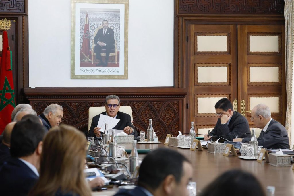 الحكومة تصادق على تفعيل المجموعات الصحية الترابية وتحويل وكالة الموانئ إلى شركة مساهمة