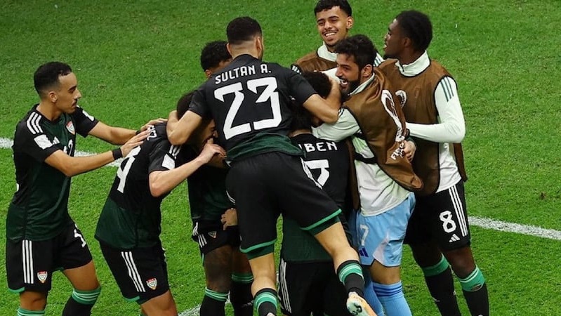 الإمارات تقصي الجزائر حاملة اللقاء وتلتقي بالمغرب في نصف نهائي كأس العرب بقطر