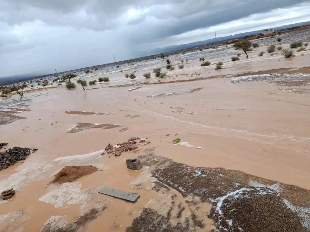 تنغير.. مصرع أربعة أشخاص إثر انقلاب سيارة جرفتها السيول