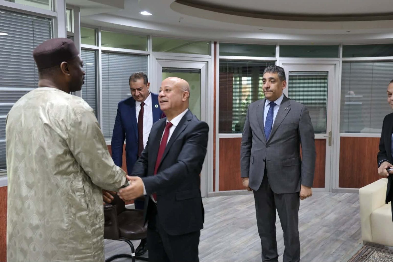 ندوة دولية قبل شهر رمضان لدعم الاونروا.. د. أبو هولي يلتقي أمين عام مجمع الفقه الإسلامي الدولي في جدة