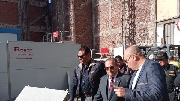 محافظ بورسعيد يتابع ميدانيًا بدء أعمال التطوير بشارعي الحميدي والتجاري.. صور